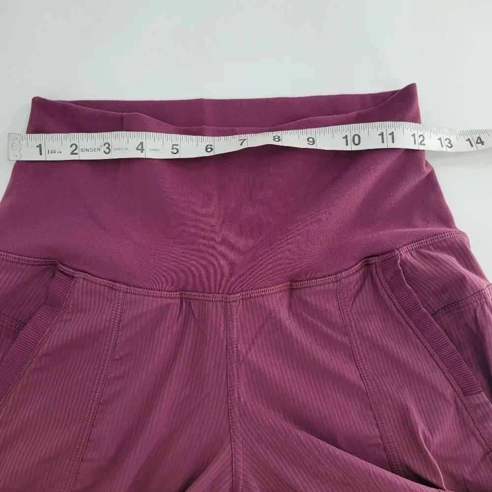 Lululemon in flux cropped capri hi rise plum pants size 4 - Picture 7 of 8